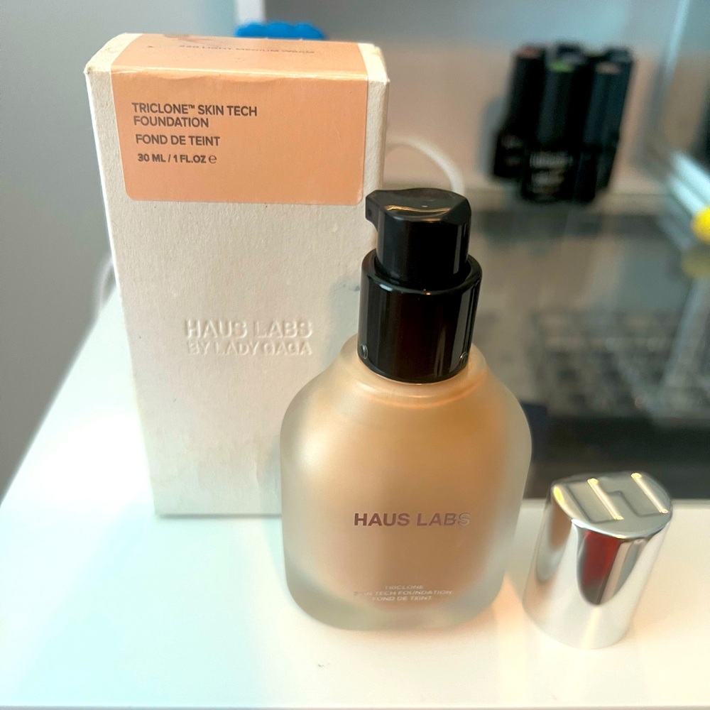 Haus Labs 220 foundation